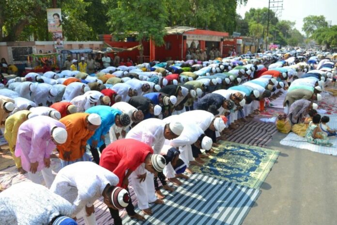 Hindu Mahasaba leader demands ban on Friday prayers, Booked