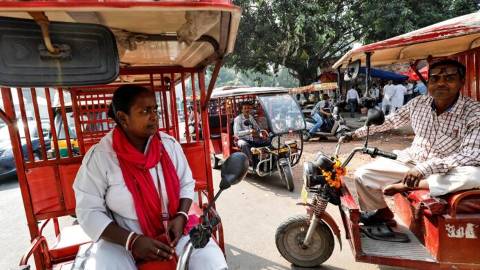 Income of rickshaw pullers in Varanasi stalled due to arrival of auto, e-rickshaw