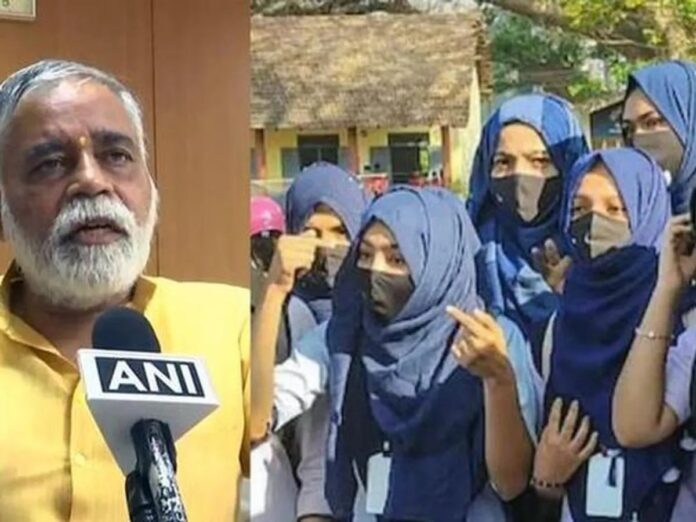 Hijab row: No examination duty for hijab-clad teachers in Karnataka