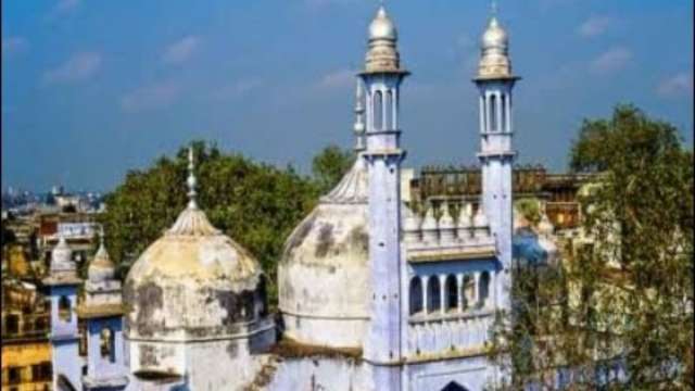 Gyanvapi Mosque Row: SC directs to secure ‘shivling’ area without disrupting Muslims’ to offer namaz