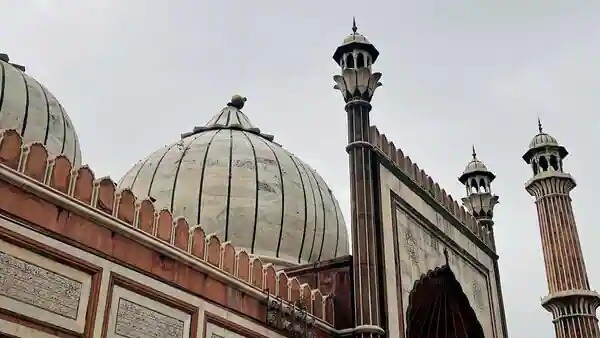 Jama Masjid dome damaged in Delhi's storm