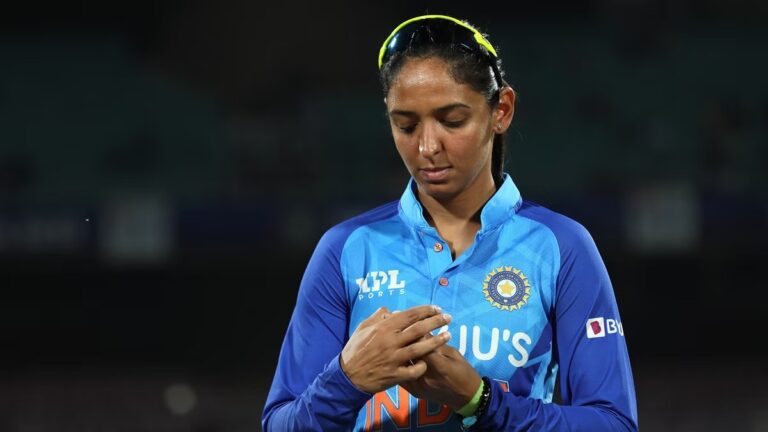 Unique Record To Harmanpreet Kaur ; Becomes First Woman Cricketer to receive match Ban