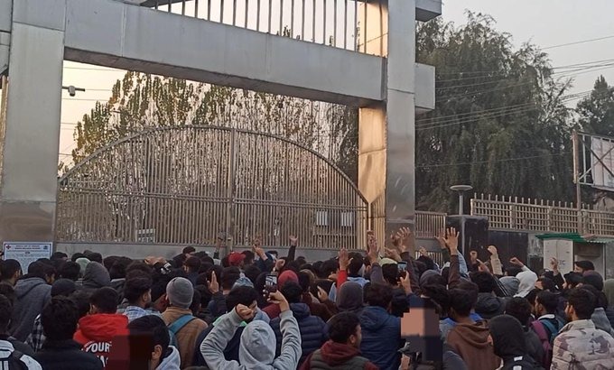 Campus protests force NIT Srinagar to declare vacations; J&K DGP appeals for maintaining communal harmony