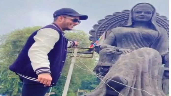 Man Detained for Obscene Dance in Front of Rani Kamalapati's Statue; BJP MP Calls for NSA Action