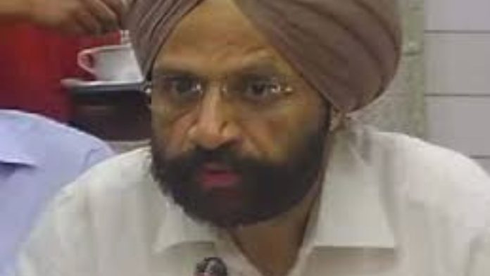 UP Scandal Ex-IAS Officer Mohinder Singh Caught with ₹5.26 Crore Diamond and ₹42.56 Crore in Seized Assets