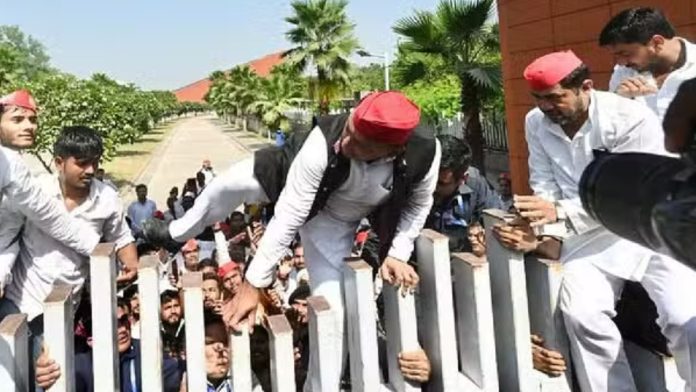 Akhilesh Yadav's Daring Gate-Jump Last Year's JPNIC Controversy Reignites