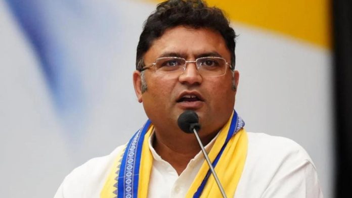 Former BJP Leader Ashok Tanwar Rejoins Congress at Rahul Gandhi's Haryana Rally